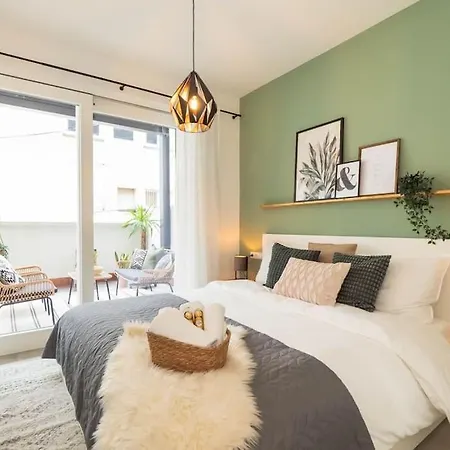 Luxury Apartment, In The Old Town On The Lake... *