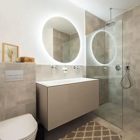 Luxury Apartment, In The Old Town On The Lake... * אוברלינגן