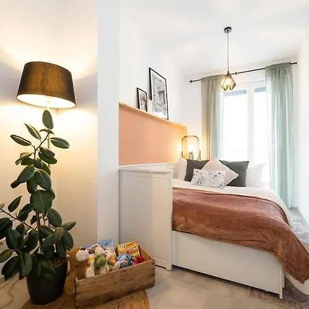 Luxury Apartment, In The Old Town On The Lake... Daire