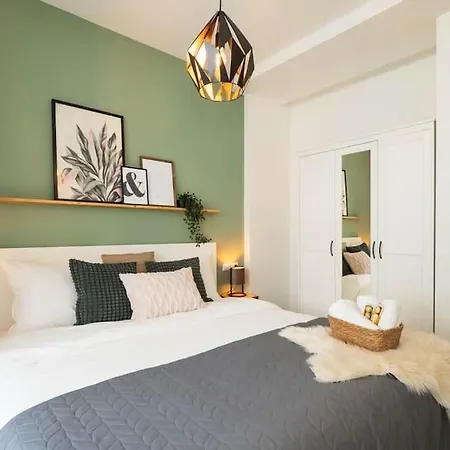 Luxury Apartment, In The Old Town On The Lake... דירה *